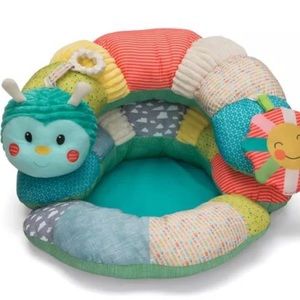 Infantino Prop-a-pillar Tummy Time and Seat